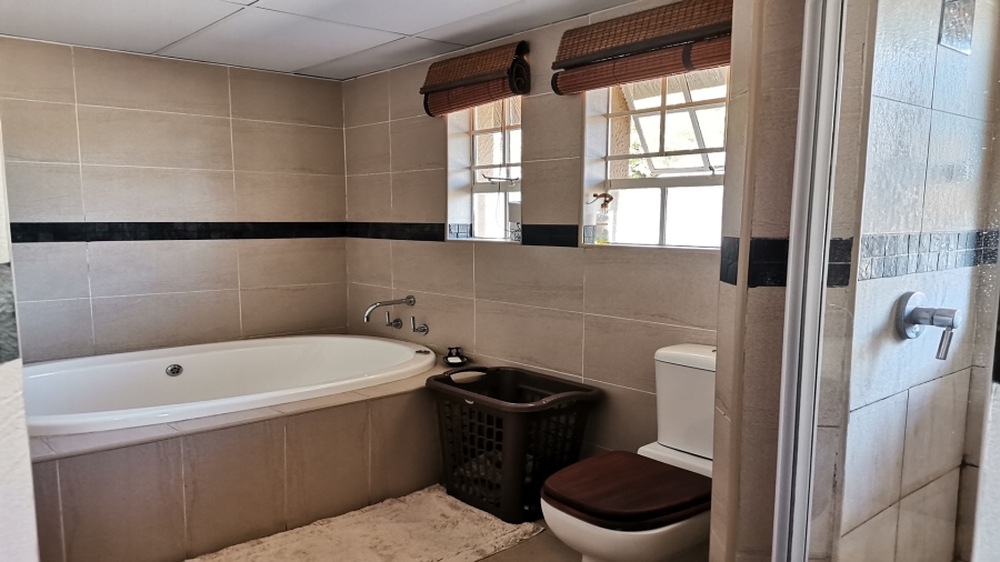 4 Bedroom Property for Sale in Van Der Hoff Park North West